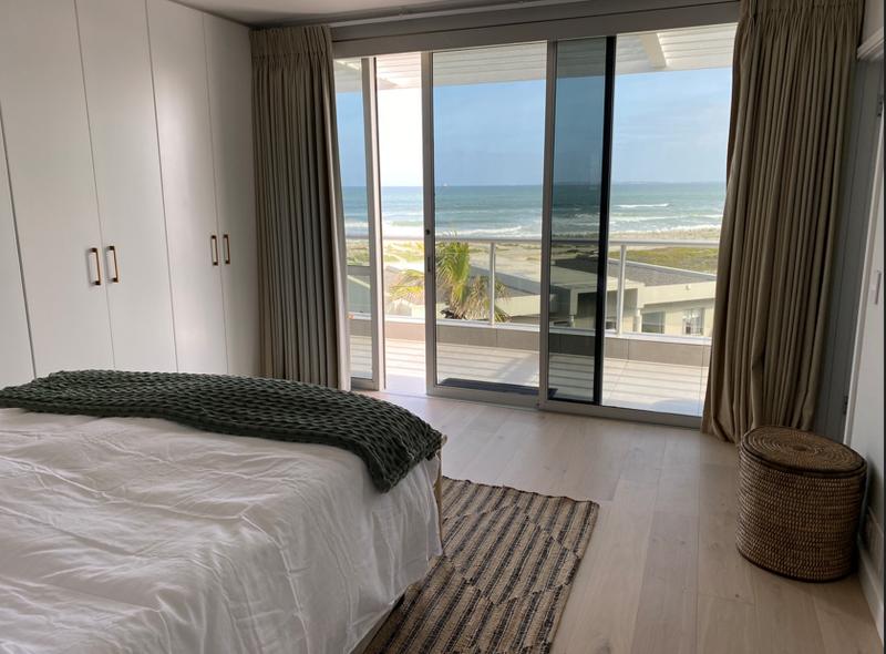 To Let 3 Bedroom Property for Rent in Dolphin Beach Western Cape